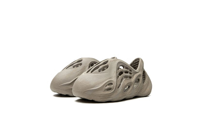 adidas Yeezy Foam RNNR Stone Sage (Infants)